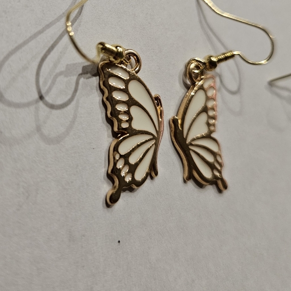 Elegant Butterfly Earrings in Gold and White - Picture 3 of 3